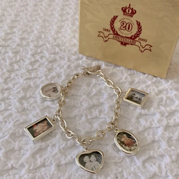 NWOT Premier Designs “Picture Perfect” Silver Photo-charm bracelet 7” - Picture 6 of 7